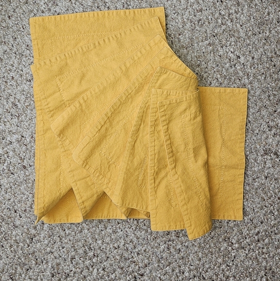 Yellow Cloth Placemats 8 Pieces - Picture 3 of 5